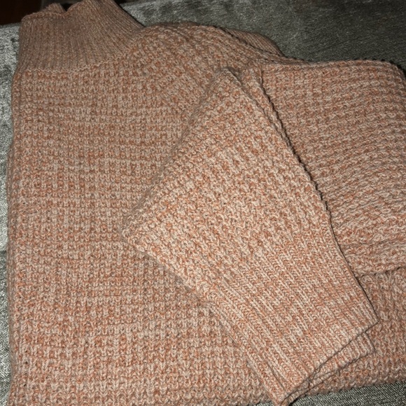 UO BDG Waffle Knit Turtleneck Sweater - Picture 5 of 7